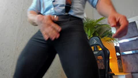 dennis_cox_ online show from 12.30.24