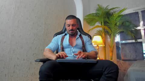 dennis_cox_ online show from 01.02.25
