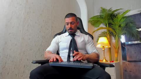 dennis_cox_ online show from 01.02.25
