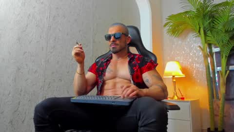 dennis_cox_ online show from 01.11.25