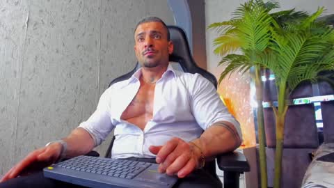 dennis_cox_ online show from 01.30.25