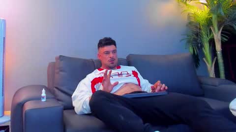 Snapshot of dennis_cox_ chatting on 10.15.25 dennis_cox_ online show from 10.15.25