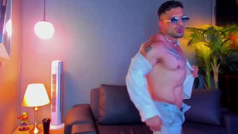 Snapshot of dennis_cox_ chatting on 10.18.25 dennis_cox_ online show from 10.18.25