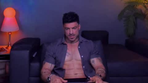 Snapshot of dennis_cox_ chatting on 11.10.25 dennis_cox_ online show from 11.10.25