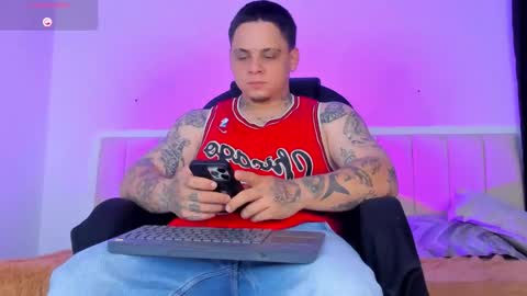 Snapshot of dennis_munera chatting on 09.22.25 dennis munera online show from 09.22.25