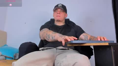 Snapshot of dennis_munera chatting on 10.03.25 dennis munera online show from 10.03.25