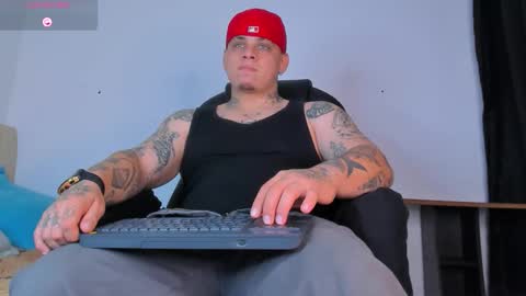 Snapshot of dennis_munera chatting on 10.05.25 dennis munera online show from 10.05.25