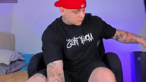 Snapshot of dennis_munera chatting on 10.11.25 dennis munera online show from 10.11.25