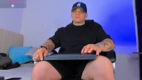 Snapshot of dennis_munera chatting on 10.19.25 dennis munera online show from 10.19.25