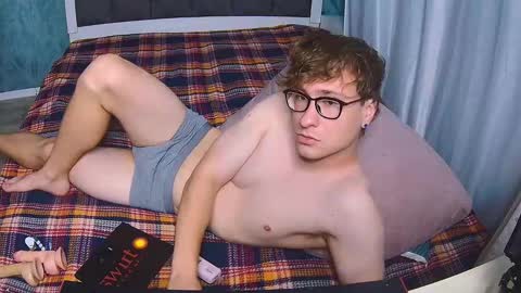 Snapshot of dennisgartman chatting on 10.06.25 Dennis online show from 10.06.25