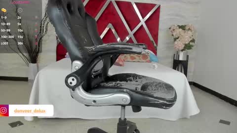 Snapshot of denvver chatting on 09.30.25 Denver online show from 09.30.25