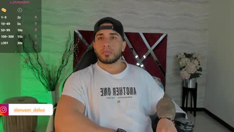 Snapshot of denvver chatting on 10.05.25 Denver online show from 10.05.25