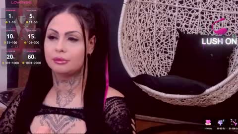 Snapshot of denychantall chatting on 01.31.25 denychantall online show from 01.31.25