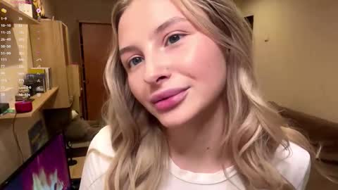 Vi  Victoria online show from 11.20.25