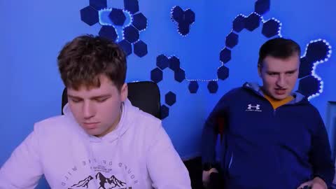 Snapshot of derek_hawk_ chatting on 12.17.25 derek_hawk_ online show from 12.17.25