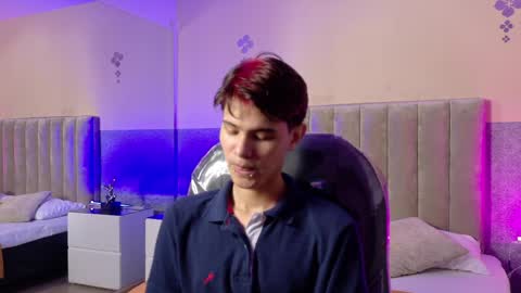 derek_sinn online show from 04.04.26