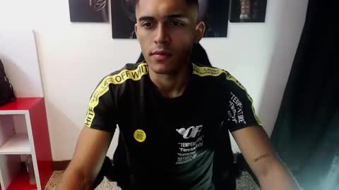 Snapshot of derek_storm_ chatting on 11.08.25 D E R E K online show from 11.08.25