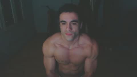 Snapshot of derekhuge chatting on 11.08.25 derekhuge online show from 11.08.25