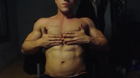 Snapshot of derekhuge chatting on 11.13.25 derekhuge online show from 11.13.25