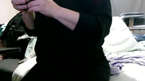 Snapshot of deroseblack chatting on 10.10.25 deroseblack online show from 10.10.25