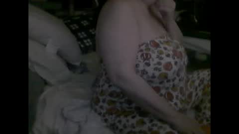 Snapshot of deroseblack chatting on 10.27.25 deroseblack online show from 10.27.25