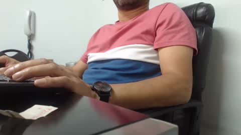 Snapshot of derrik_ chatting on 12.17.24 online show from 12.17.24