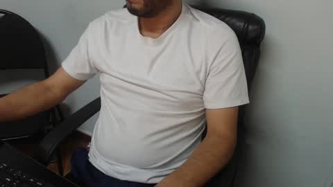 Snapshot of derrik_ chatting on 03.02.25 online show from 03.02.25