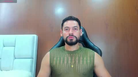 DerryBigger CM online show from 10.21.25