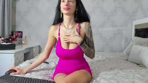 Mia online show from 12.10.24