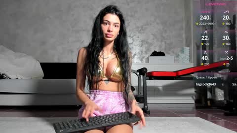 Mia online show from 10.09.25