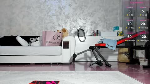 Mia online show from 10.13.25