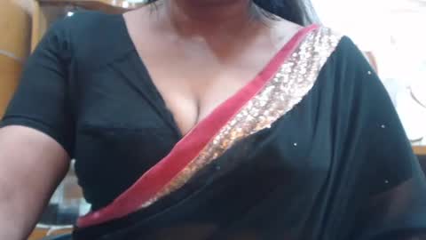 Snapshot of desimaisa130 chatting on 06.30.26 Maisa online show from 06.30.26