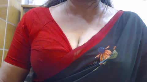Snapshot of desimaisa130 chatting on 07.04.26 Maisa online show from 07.04.26