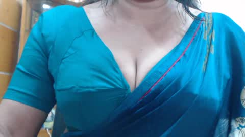 Snapshot of desimaisa130 chatting on 07.12.26 Maisa online show from 07.12.26