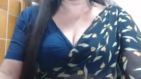 Snapshot of desimaisa130 chatting on 07.28.26 Maisa online show from 07.28.26