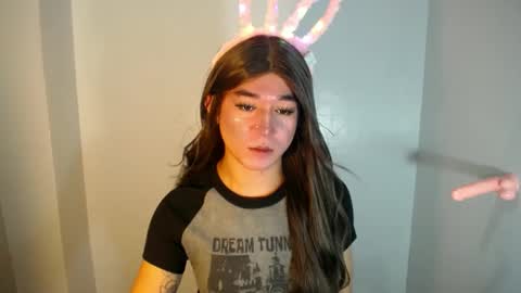 LORINE online show from 12.23.24