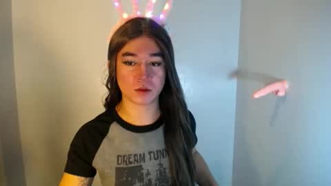 LORINE online show from 12.24.24