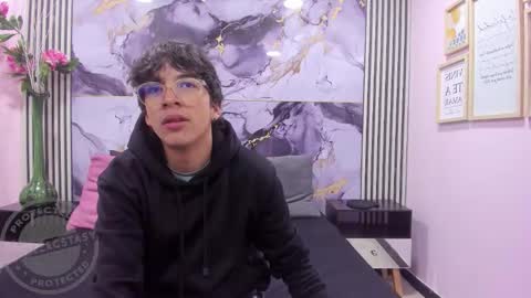 Snapshot of desire_ecstasy chatting on 10.14.25 desire_ecstasy online show from 10.14.25