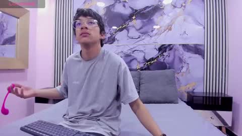 Snapshot of desire_ecstasy chatting on 10.22.25 desire_ecstasy online show from 10.22.25