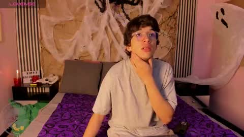 Snapshot of desire_ecstasy chatting on 11.01.25 desire_ecstasy online show from 11.01.25