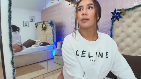 Sara Desire online show from 01.09.25