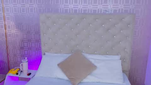 Sara Desire online show from 09.11.25