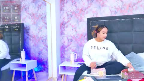 Sara Desire online show from 09.23.25