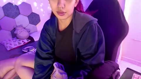 TORI AND MR. BEAR online show from 11.29.25