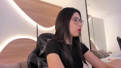 desire online show from 11.01.25