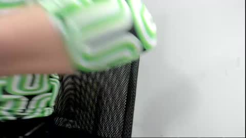 Snapshot of desirehugeboobs4you chatting on 02.28.25 Nicky online show from 02.28.25