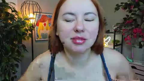 LAYLA online show from 10.04.25