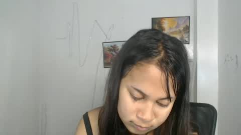 Snapshot of dess_morena chatting on 06.17.26 Dess online show from 06.17.26