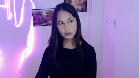 Snapshot of dess_morena chatting on 07.19.26 Dess online show from 07.19.26