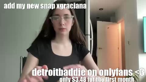 Snapshot of detroitbaddie chatting on 03.03.25 detroitbaddie online show from 03.03.25